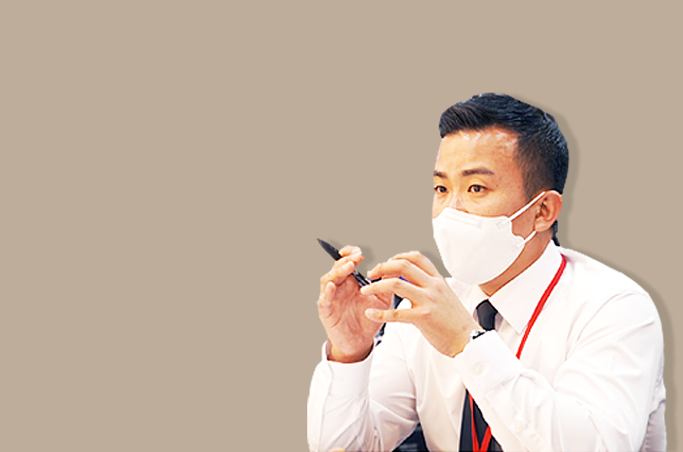 디렉터 이미지